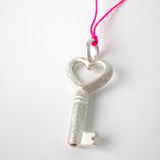 Little Key in silver 'home is where the heart is'