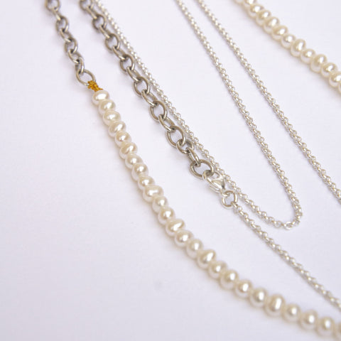 Restriction Necklace Pearls